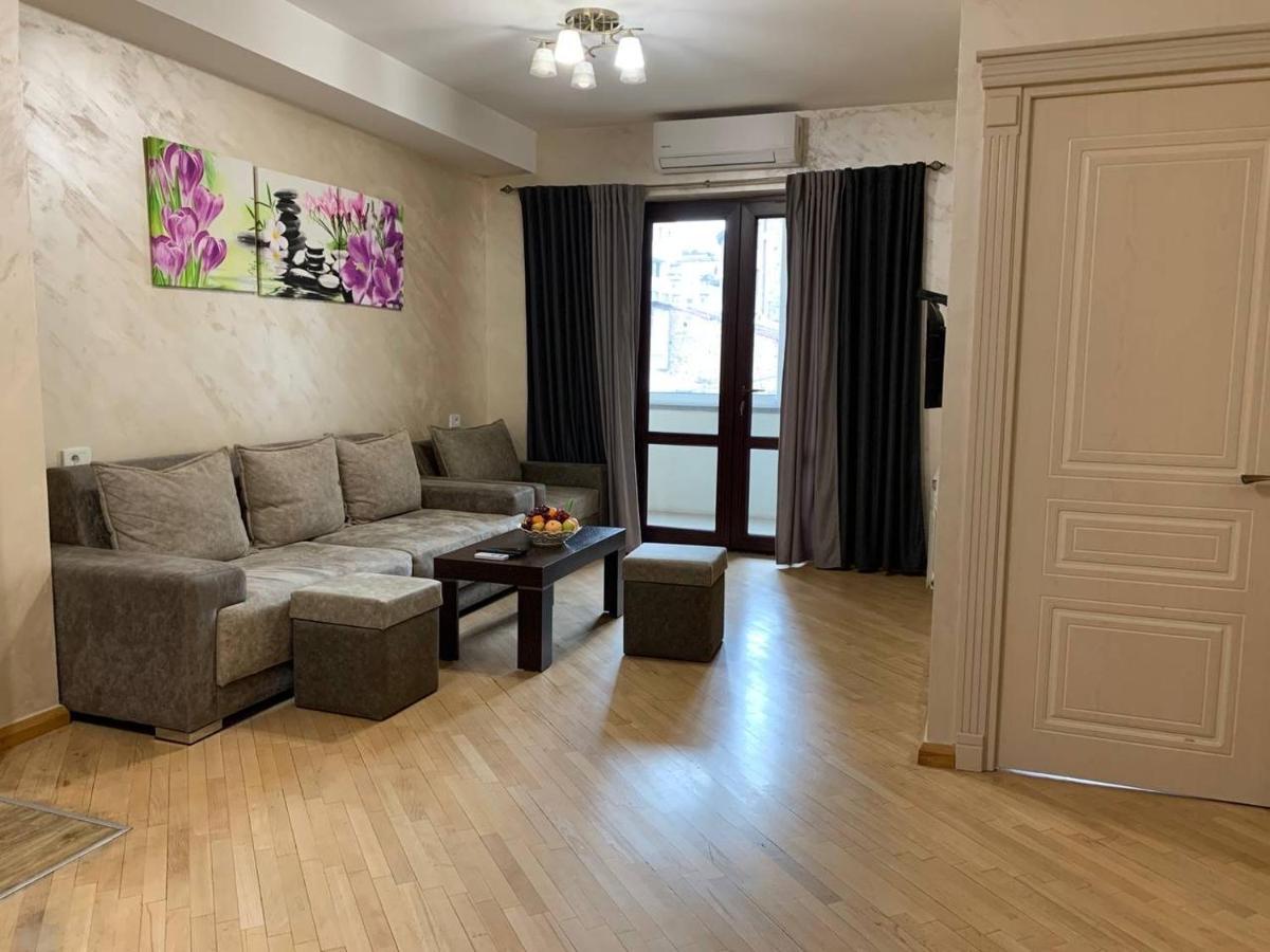 Comfortable Apartment In Center Erivan Exterior foto