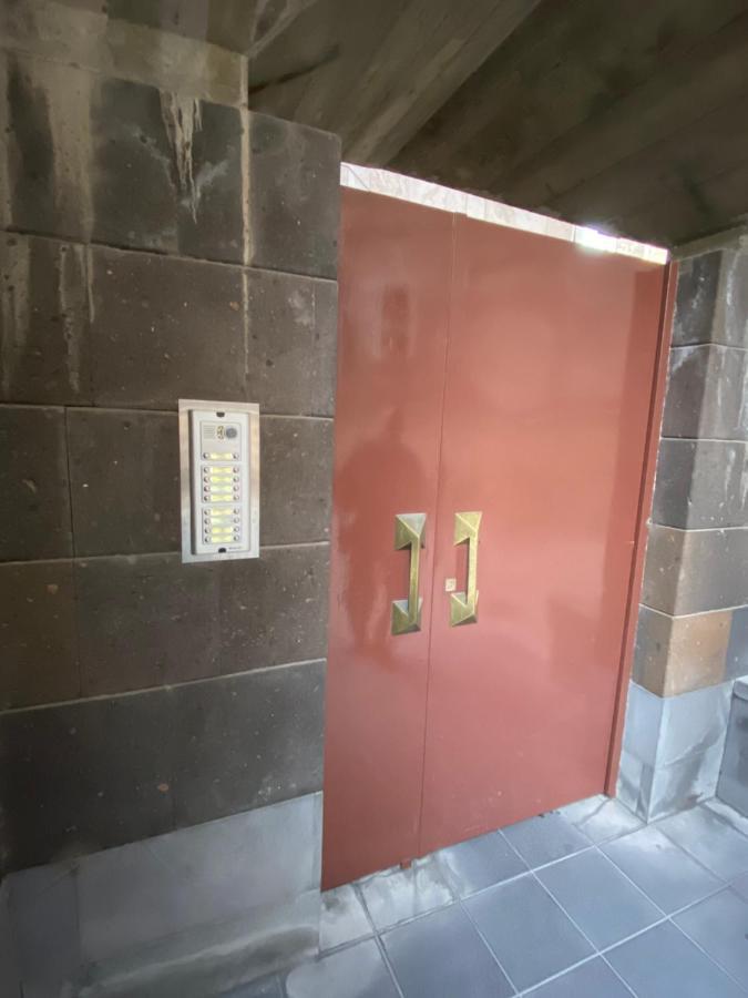 Comfortable Apartment In Center Erivan Exterior foto